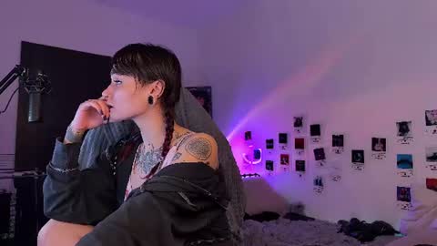iggy iggz online show from 23, 6, 2026