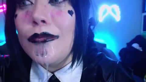 Laura  online show from 6, 12, 2024