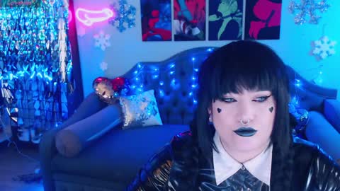 Laura  online show from 7, 1, 2025