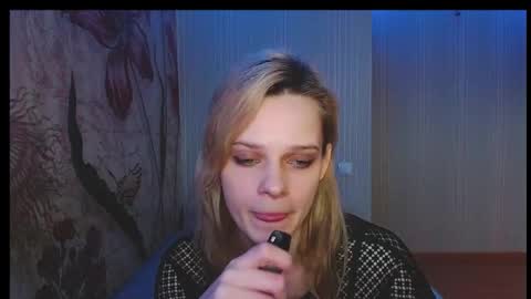 Snapshot of wicky_hey chatting on 29, 10, 2025 Victoria online show from 29, 10, 2025