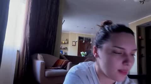 Snapshot of wievin chatting on 5, 11, 2025 VI online show from 5, 11, 2025