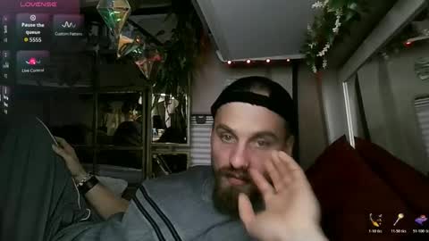 Snapshot of wilclyde1996 chatting on 28, 11, 2025 wilclyde1996 online show from 28, 11, 2025