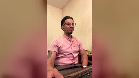 wild_cowboyy online show from 16, 4, 2026