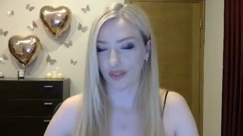 Snapshot of wild_silk_desire chatting on 22, 6, 2026 Alina online show from 22, 6, 2026