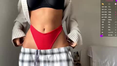 Snapshot of wildahankin chatting on 19, 10, 2025 Mia online show from 19, 10, 2025
