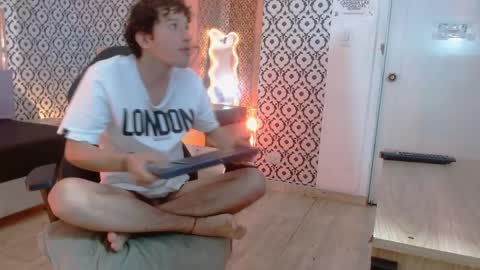 Snapshot of will_tay1 chatting on 8, 4, 2026 WILL online show from 8, 4, 2026