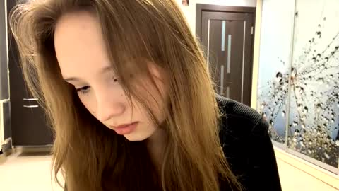 Snapshot of willenasow chatting on 9, 3, 2026 Olivia online show from 9, 3, 2026