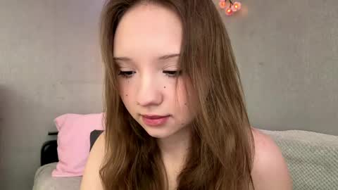Snapshot of willenasow chatting on 22, 4, 2026 Olivia online show from 22, 4, 2026