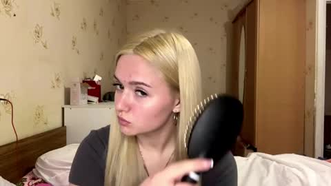 Snapshot of willettealfiero chatting on 6, 4, 2026 Sophia online show from 6, 4, 2026
