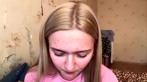 Snapshot of willettealfiero chatting on 16, 4, 2026 Sophia online show from 16, 4, 2026