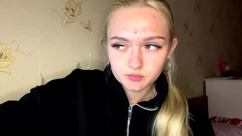 Snapshot of willettealfiero chatting on 27, 4, 2026 Sophia online show from 27, 4, 2026