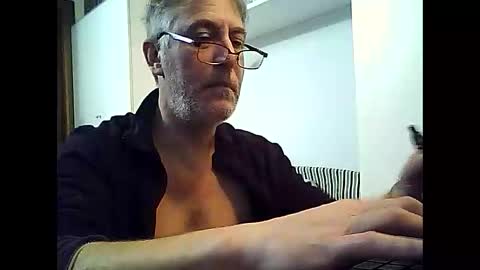 Snapshot of willfire71 chatting on 2, 1, 2025 Willfire71 online show from 2, 1, 2025