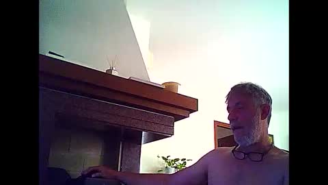Snapshot of willfire71 chatting on 6, 6, 2026 Willfire71 online show from 6, 6, 2026