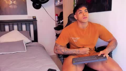 Snapshot of william_dracko9 chatting on 24, 10, 2025 Dracko online show from 24, 10, 2025