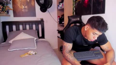 Snapshot of william_dracko9 chatting on 15, 12, 2025 Dracko online show from 15, 12, 2025