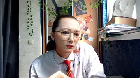 Phoebe online show from 15, 4, 2026