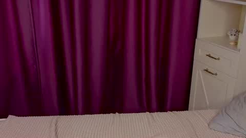 Snapshot of wilonebute chatting on 25, 6, 2026 Mary online show from 25, 6, 2026