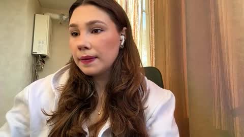 Snapshot of windycristelli chatting on 18, 12, 2025 Sina online show from 18, 12, 2025