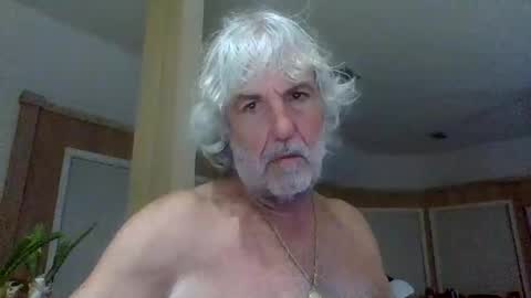 Snapshot of winedog2020 chatting on 19, 2, 2026 Gundja Man online show from 19, 2, 2026