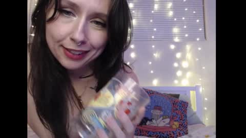 Eevie online show from 8, 3, 2025