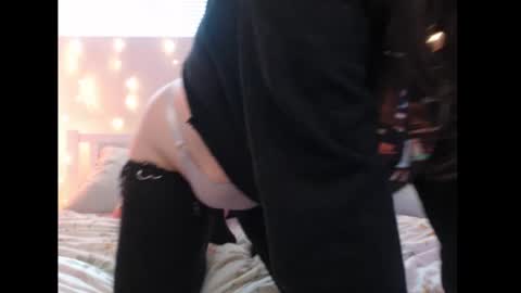 Eevie online show from 9, 3, 2025