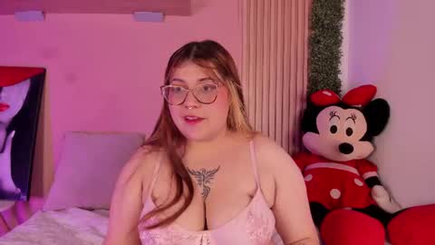 Snapshot of winnie_mya chatting on 25, 6, 2026 Winnie online show from 25, 6, 2026