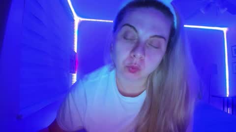 Snapshot of winter_miracle chatting on 6, 4, 2026 Winter Miracle online show from 6, 4, 2026