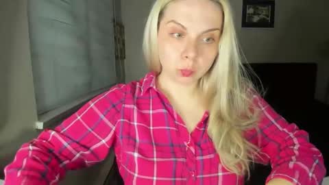 Snapshot of winter_miracle chatting on 8, 4, 2026 Winter Miracle online show from 8, 4, 2026