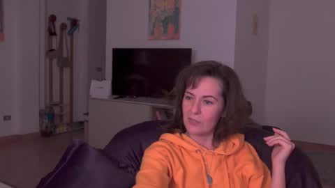 Snapshot of witch_in_silk chatting on 16, 10, 2025 Witch in Silk online show from 16, 10, 2025