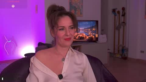 Snapshot of witch_in_silk chatting on 25, 10, 2025 Witch in Silk online show from 25, 10, 2025