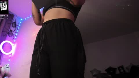     Luna Violeta  A r t i s t  online show from 19, 12, 2024