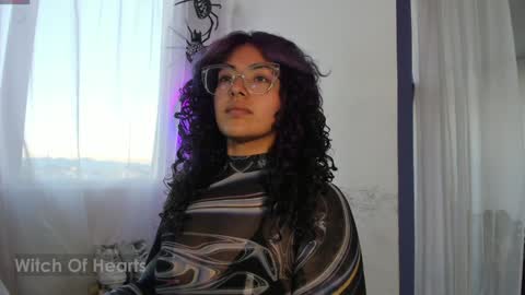     Luna Violeta  A r t i s t  online show from 21, 1, 2025