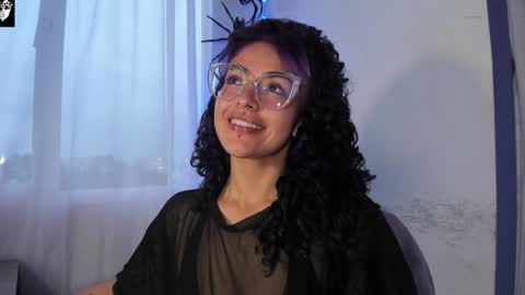     Luna Violeta  A r t i s t  online show from 6, 2, 2025