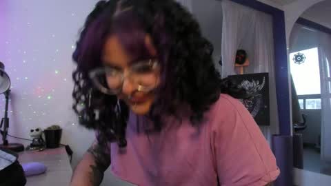     Luna Violeta  A r t i s t  online show from 3, 3, 2025