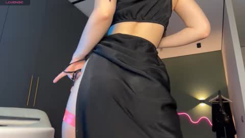 Isobelle online show from 25, 11, 2025