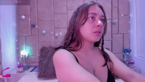 Snapshot of withneyxx chatting on 3, 10, 2025 Andrea online show from 3, 10, 2025