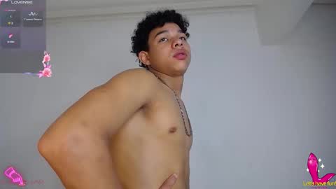 Snapshot of withoutlimitanal chatting on 14, 9, 2025 SEXY VALEN online show from 14, 9, 2025