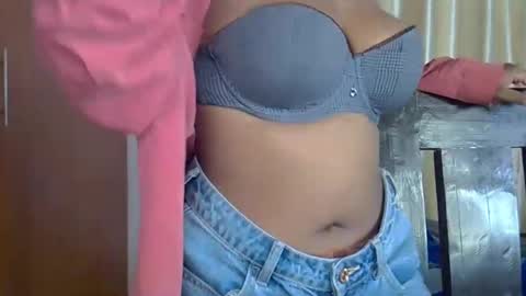 girlie o online show from 5, 3, 2025