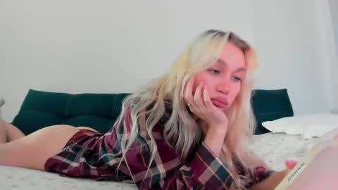 Snapshot of wladilia chatting on 14, 11, 2025 wladilia online show from 14, 11, 2025