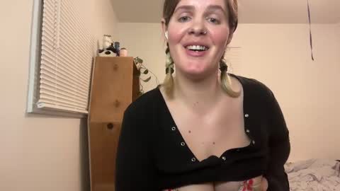 Snapshot of wldntulik2no chatting on 21, 12, 2024 Moth online show from 21, 12, 2024