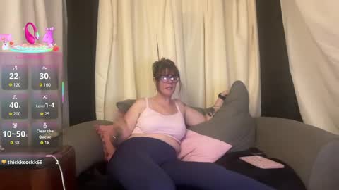 Snapshot of wldntulik2no chatting on 10, 9, 2025 Moth online show from 10, 9, 2025