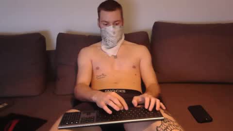 wolf021221 online show from 10, 4, 2026