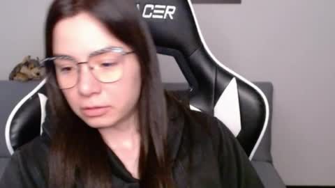 Snapshot of wolfs_daughter chatting on 2, 7, 2026 Alex online show from 2, 7, 2026