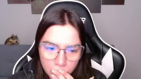 Snapshot of wolfs_daughter chatting on 4, 7, 2026 Alex online show from 4, 7, 2026