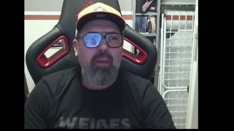 Snapshot of womenizzeer chatting on 8, 11, 2025 Adam online show from 8, 11, 2025