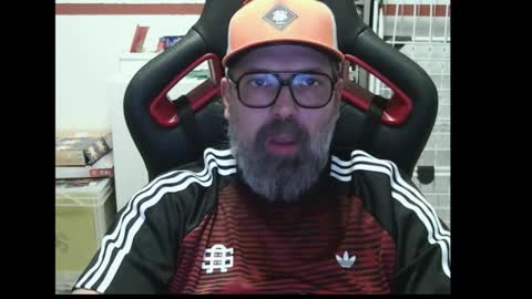 Snapshot of womenizzeer chatting on 2, 12, 2025 Adam online show from 2, 12, 2025