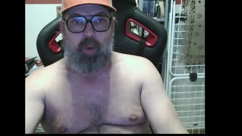 Snapshot of womenizzeer chatting on 14, 12, 2025 Adam online show from 14, 12, 2025