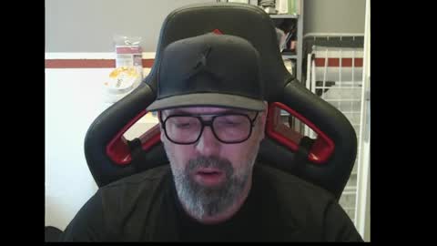Snapshot of womenizzeer chatting on 8, 6, 2026 Adam online show from 8, 6, 2026