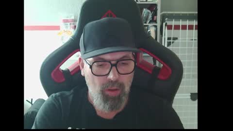 Snapshot of womenizzeer chatting on 15, 6, 2026 Adam online show from 15, 6, 2026