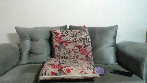 SHENIEL RODRIGUEZ online show from 5, 2, 2025